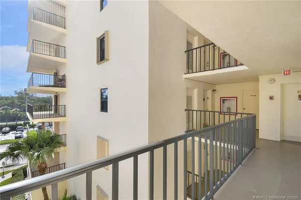 $2,600 | 10044 South Ocean Drive, Unit 401, Jensen Beach, FL 34957