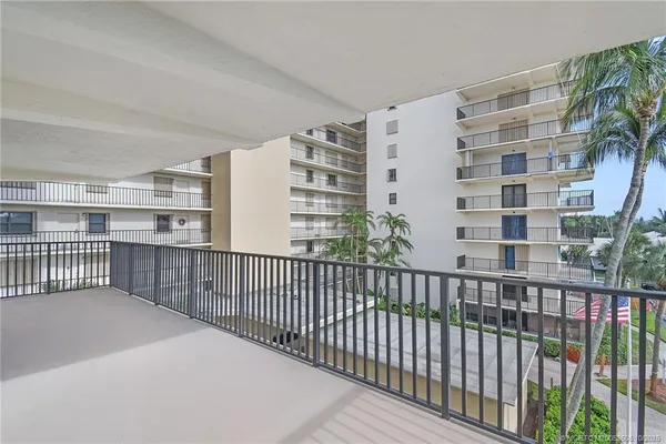 $2,600 | 10044 South Ocean Drive, Unit 401, Jensen Beach, FL 34957