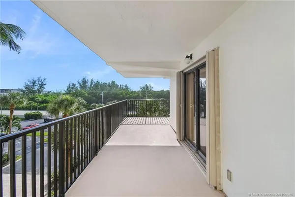 $2,600 | 10044 South Ocean Drive, Unit 401, Jensen Beach, FL 34957