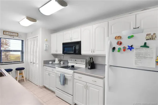 $2,600 | 10044 South Ocean Drive, Unit 401, Jensen Beach, FL 34957