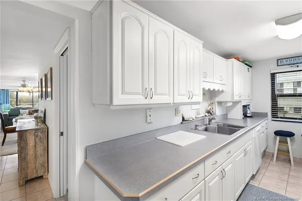 $2,600 | 10044 South Ocean Drive, Unit 401, Jensen Beach, FL 34957