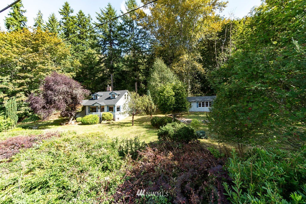 8198 Cultus Bay Road Clinton, WA 98236 - Photo 1 of 24 Gallery Image 1