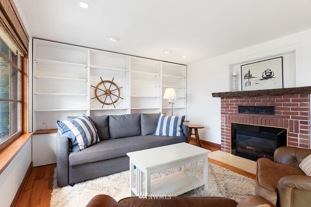 8198 Cultus Bay Road Clinton, WA 98236 - Photo 12 of 24 Gallery Image 12