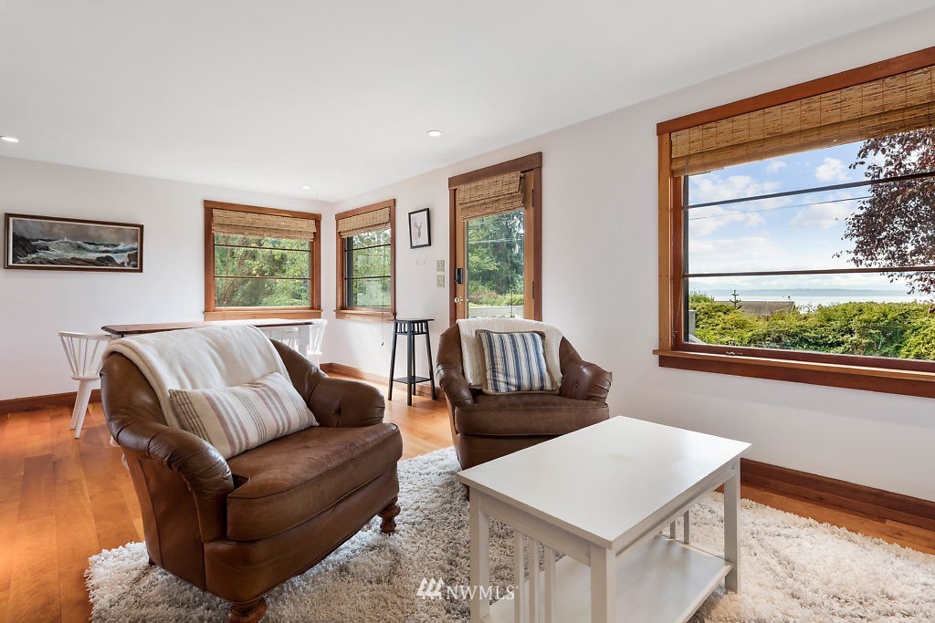 8198 Cultus Bay Road Clinton, WA 98236 - Photo 13 of 24 Gallery Image 13