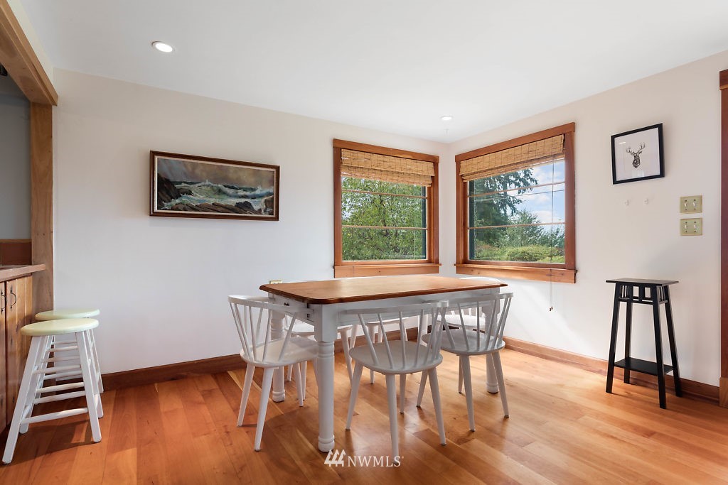 8198 Cultus Bay Road Clinton, WA 98236 - Photo 14 of 24 Gallery Image 14