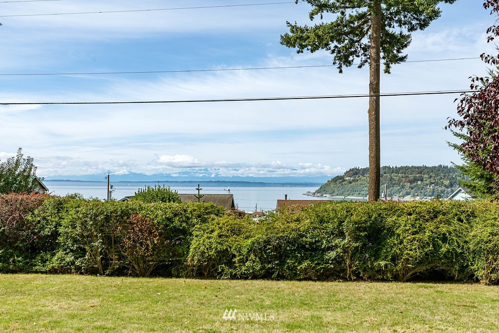 8198 Cultus Bay Road Clinton, WA 98236 - Photo 10 of 24 Gallery Image 10