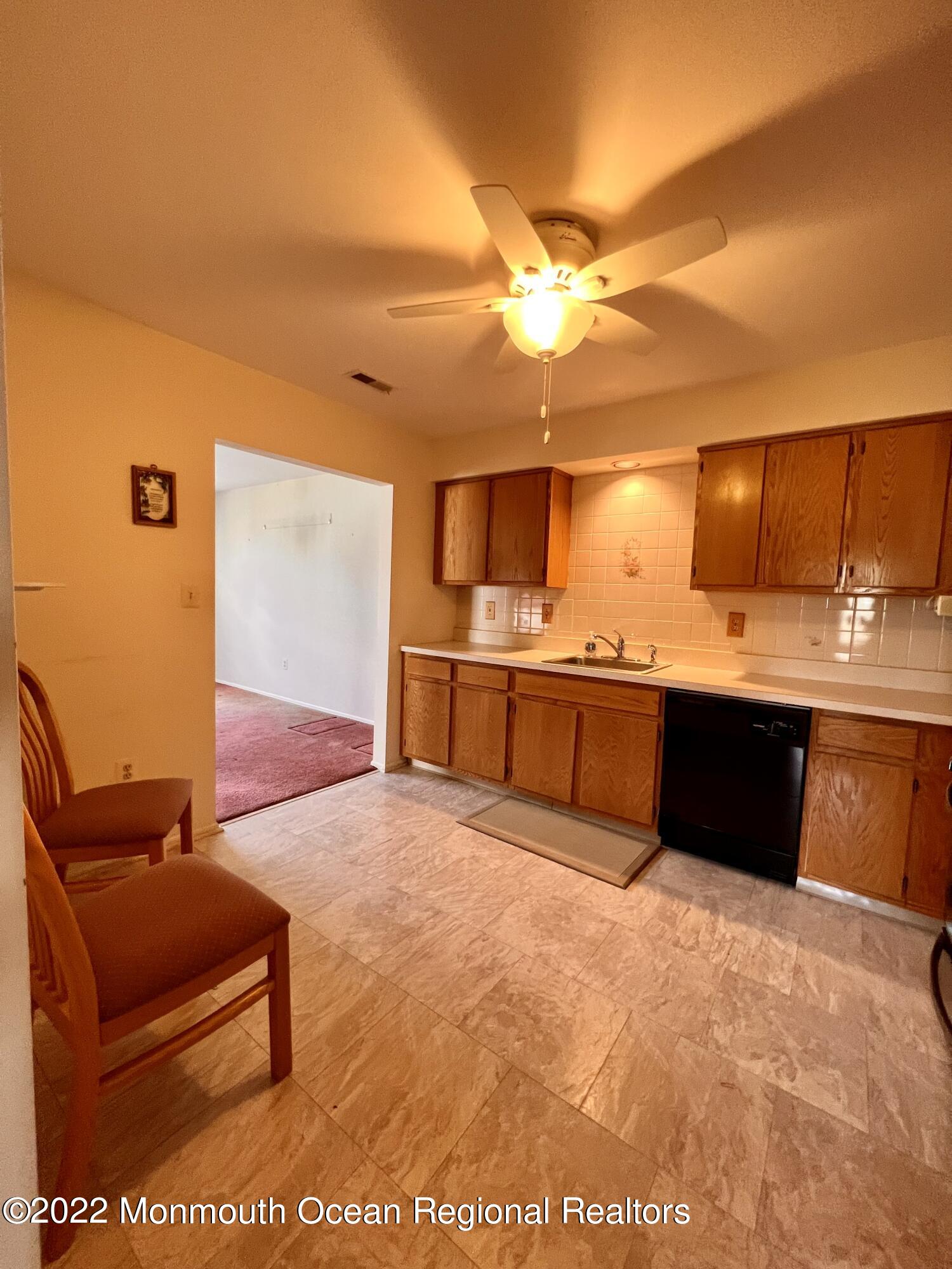 30 Racquet Road Wall, NJ 07719 - Photo 17 of 50 Kitchen
