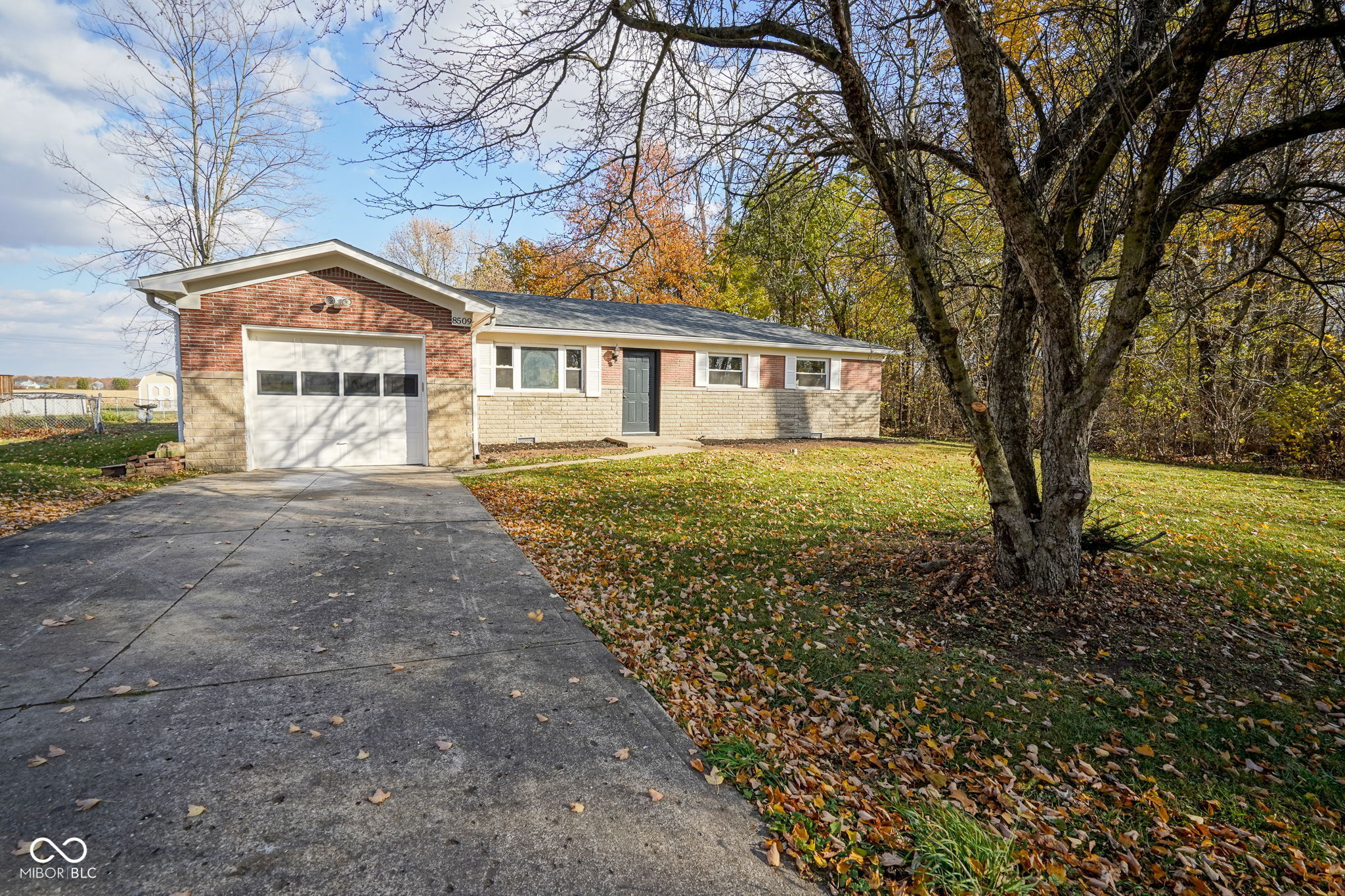 8509 North Ricks Drive East McCordsville, IN 46055 - Photo 7 of 39