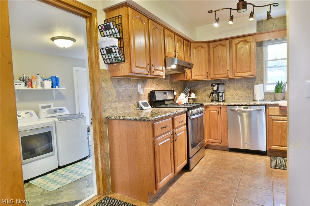 915 Perkins Jones Road Northeast Warren, OH 44483 - Photo 10 of 35 Gallery Image 10