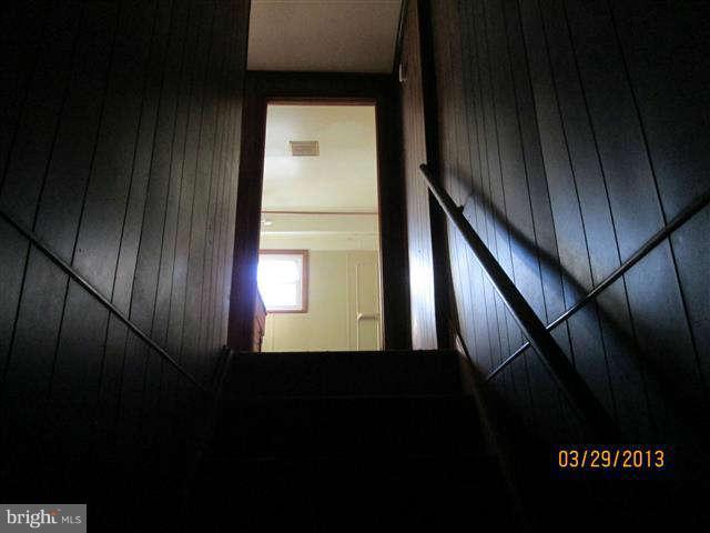 2106 Jasmine Road Baltimore, MD 21222 - Photo 14 of 17 a view of an entryway