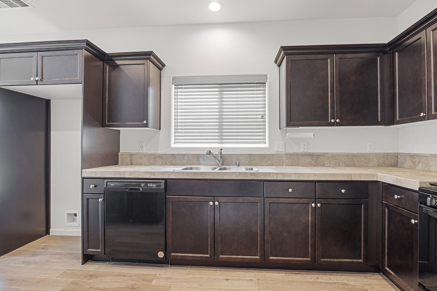 30746 Ashland Road Visalia, CA 93291 - Photo 11 of 34 12 - Kitchen (3)