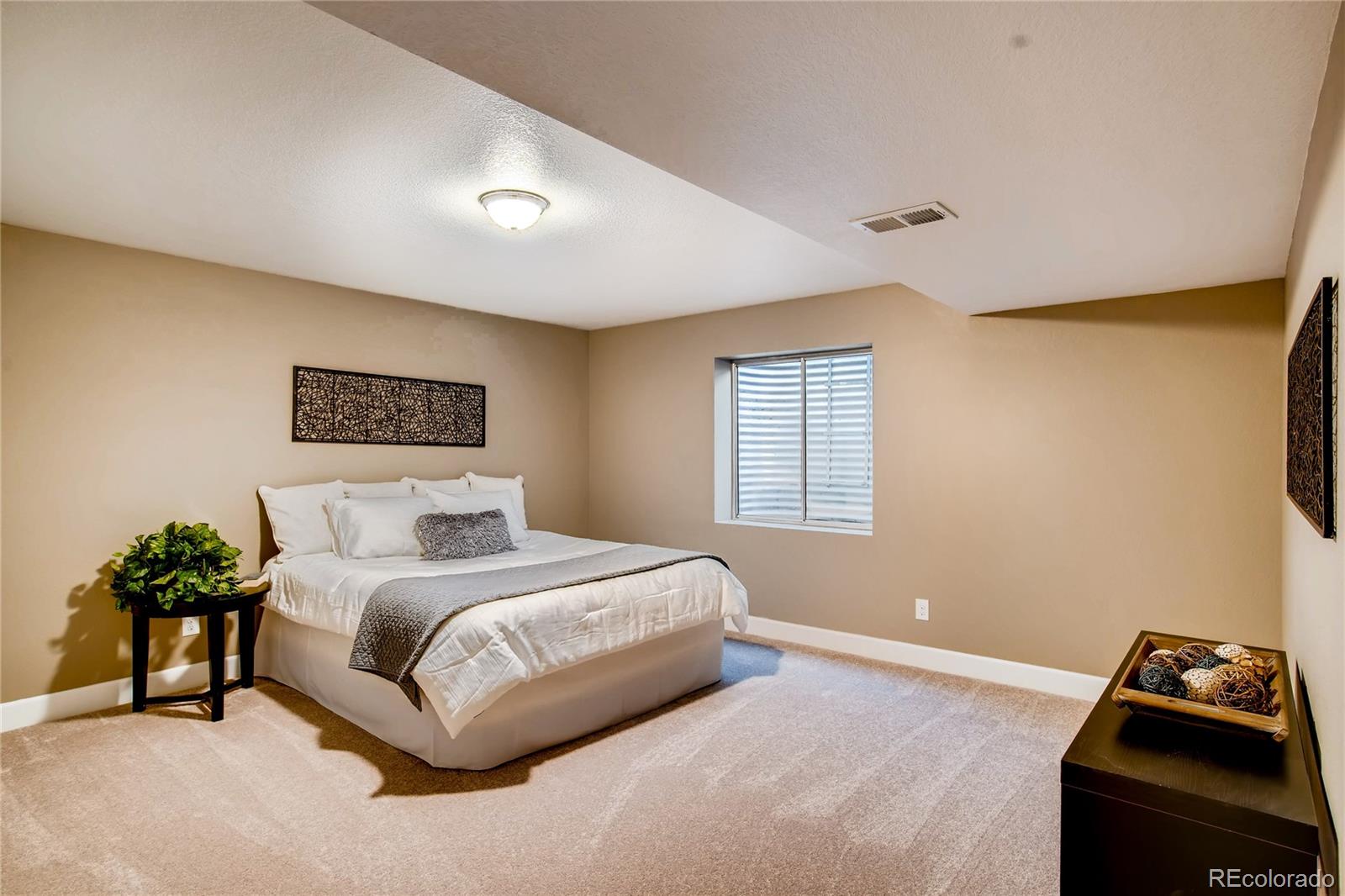 1 Dunbarton Court Highlands Ranch, CO 80130 - Photo 2 of 29 Gallery Image 2