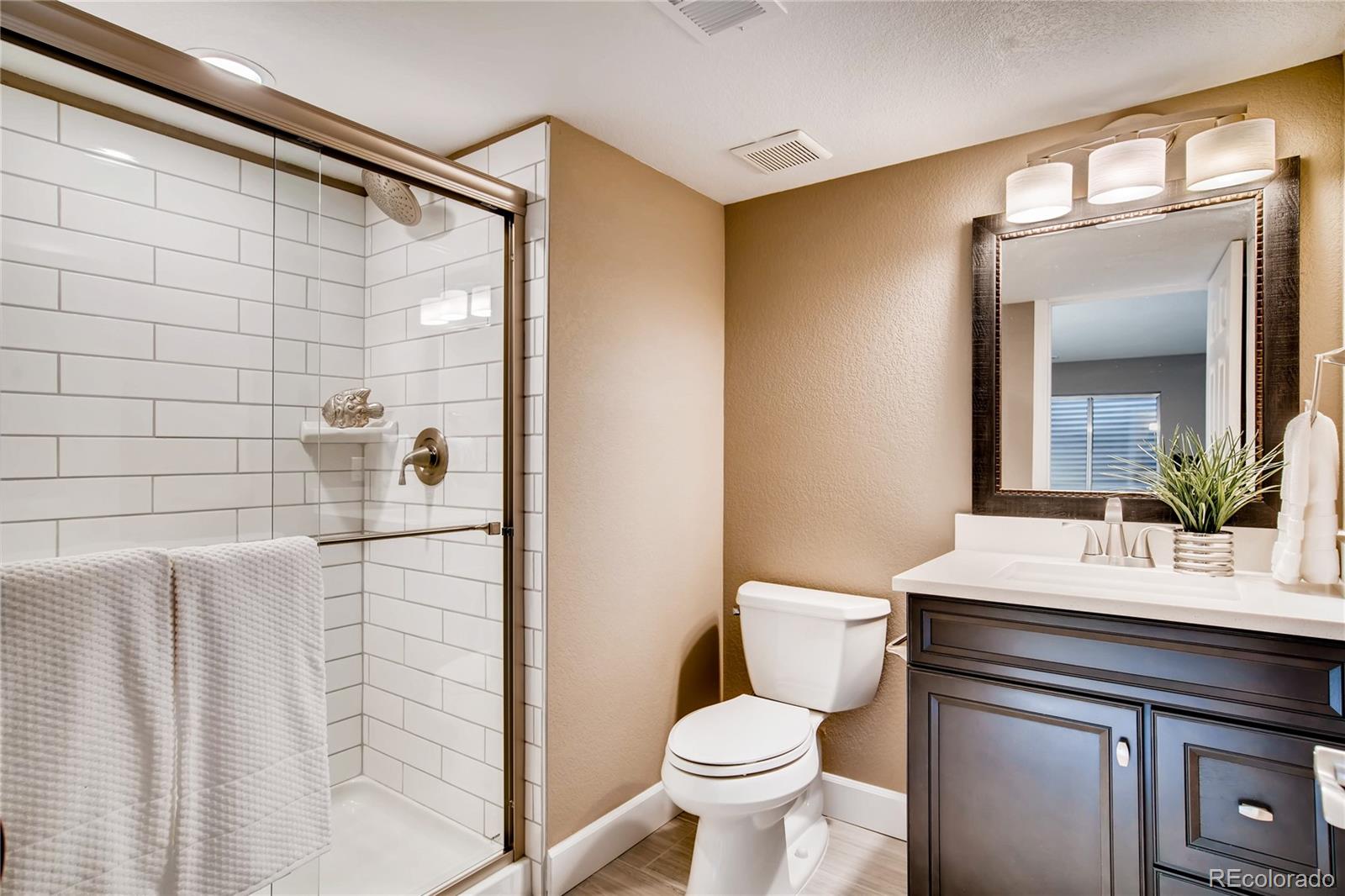 1 Dunbarton Court Highlands Ranch, CO 80130 - Photo 4 of 29 Gallery Image 4