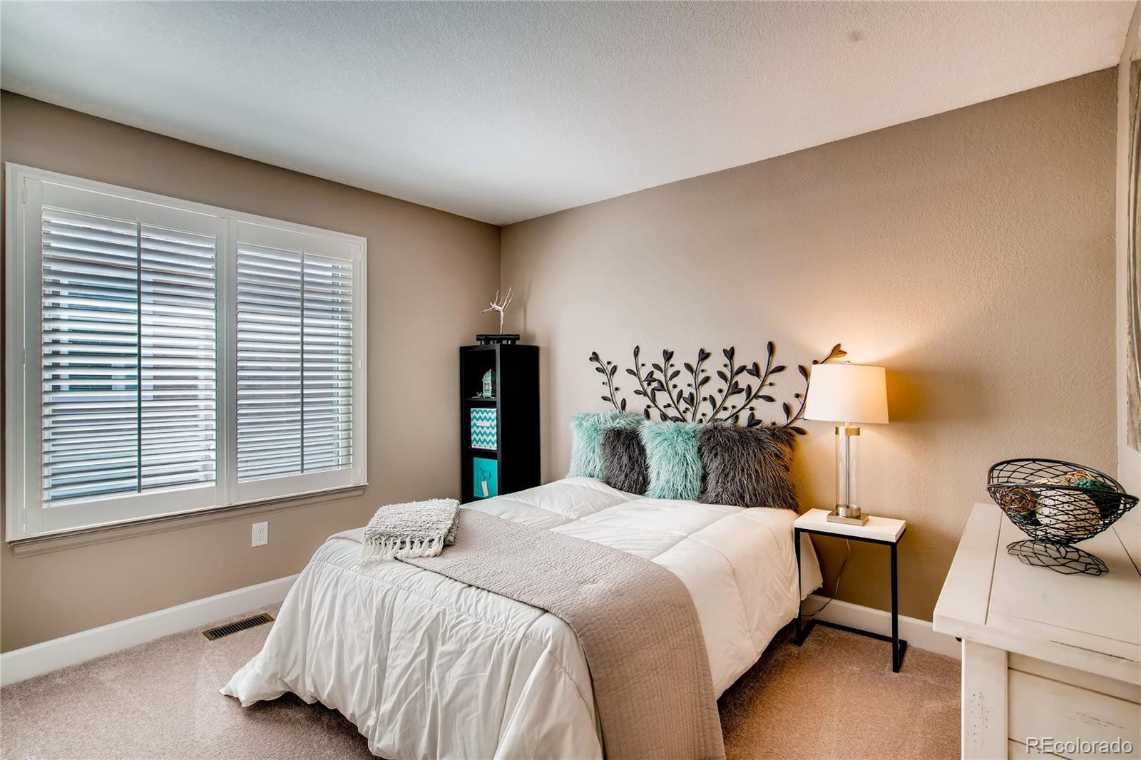 1 Dunbarton Court Highlands Ranch, CO 80130 - Photo 5 of 29 Gallery Image 5