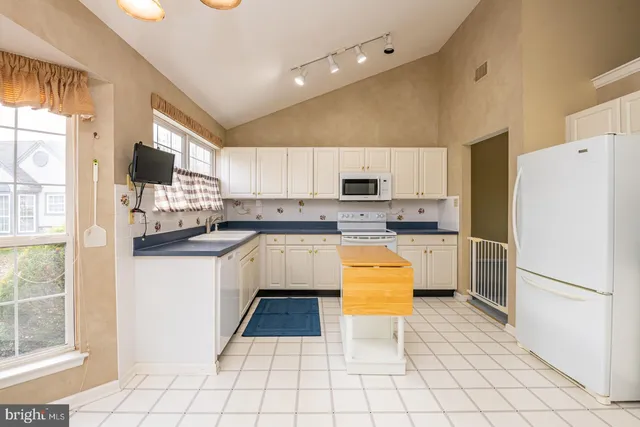 $2,500 | 193 Hawthorne Court, Reading, PA 19610