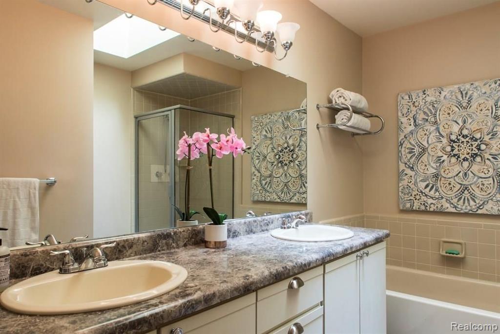 1634 Hillside Lane Rochester Hills, MI 48307 - Photo 40 of 61