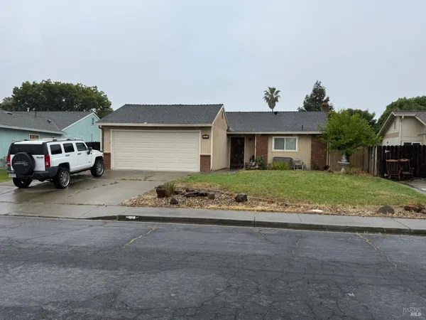 $389,000 | 521 Thomas Circle, Suisun City, CA 94585