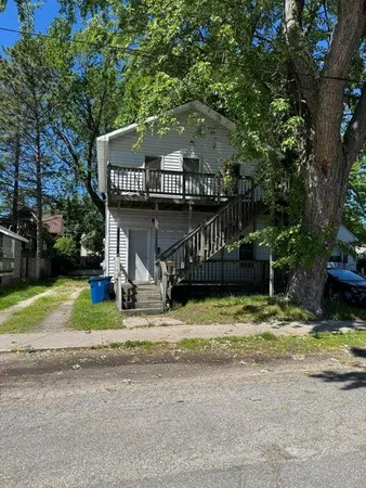 $205,000 | 264 6th Avenue, Manistee, MI 49660