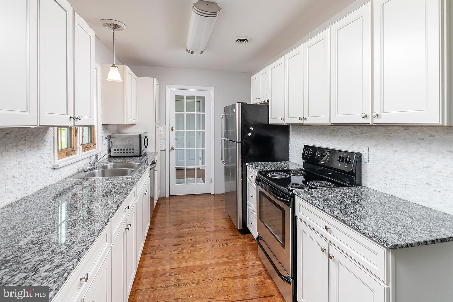 690 Swedesboro Road Gibbstown, NJ 08027 - Photo 5 of 16