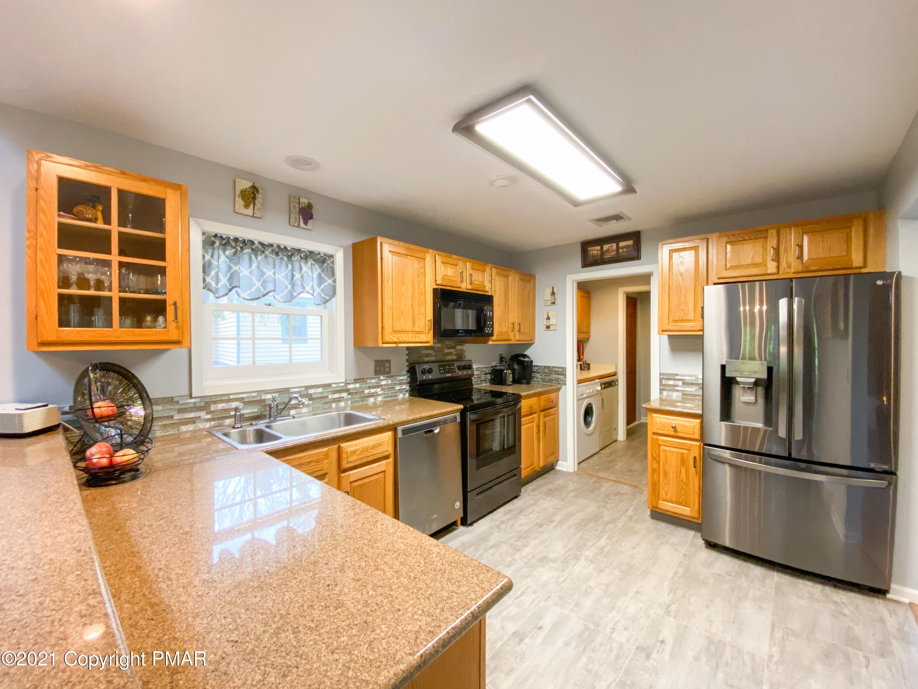 2171 Oak Hill Drive Canadensis, PA 18325 - Photo 9 of 63 Kitchen