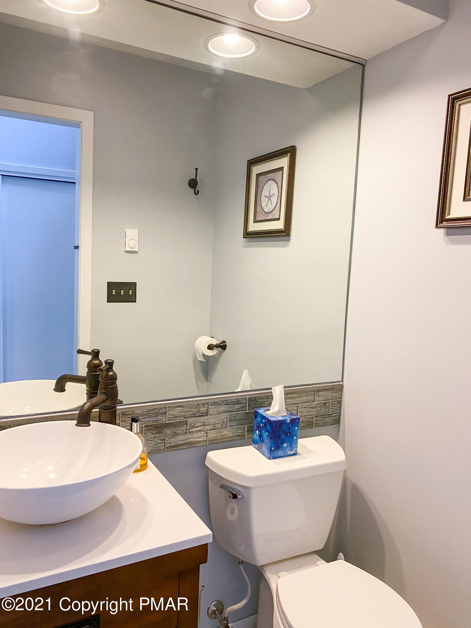 2171 Oak Hill Drive Canadensis, PA 18325 - Photo 34 of 63 Powder room