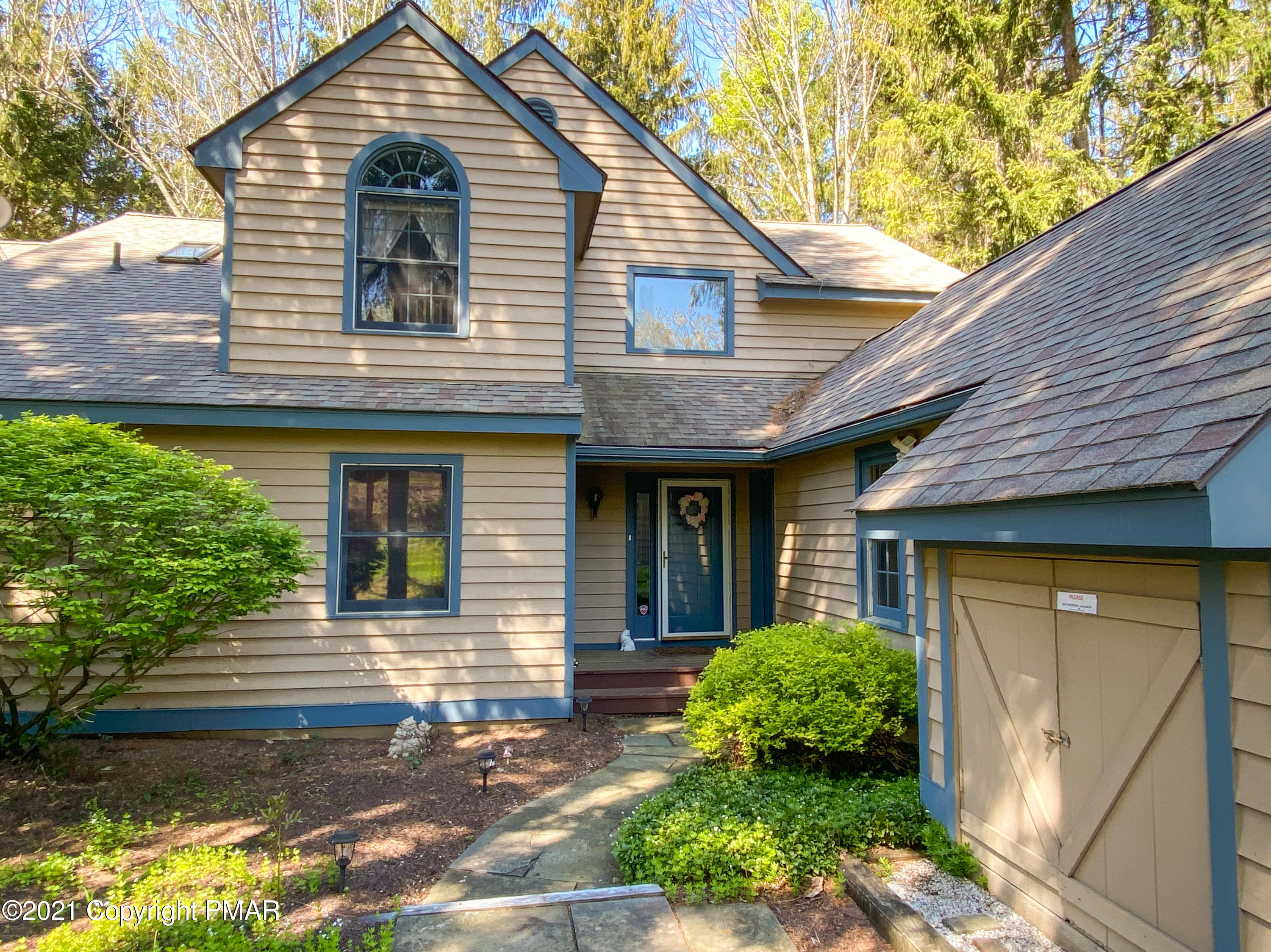 2171 Oak Hill Drive Canadensis, PA 18325 - Photo 36 of 63 Front exterior