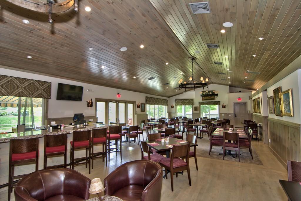 2171 Oak Hill Drive Canadensis, PA 18325 - Photo 44 of 63 5 Indoor dining and bar