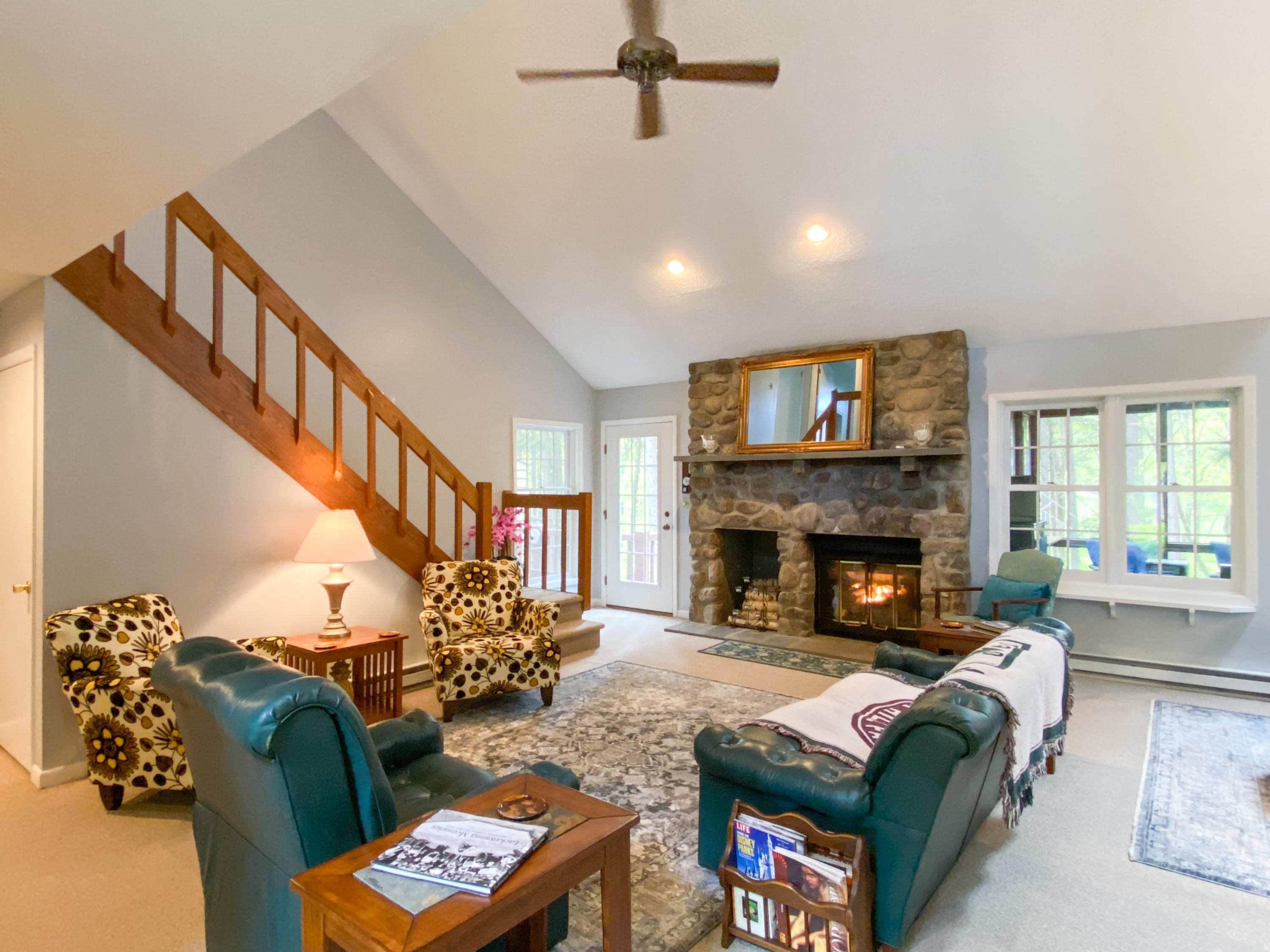 2171 Oak Hill Drive Canadensis, PA 18325 - Photo 3 of 63 Living room