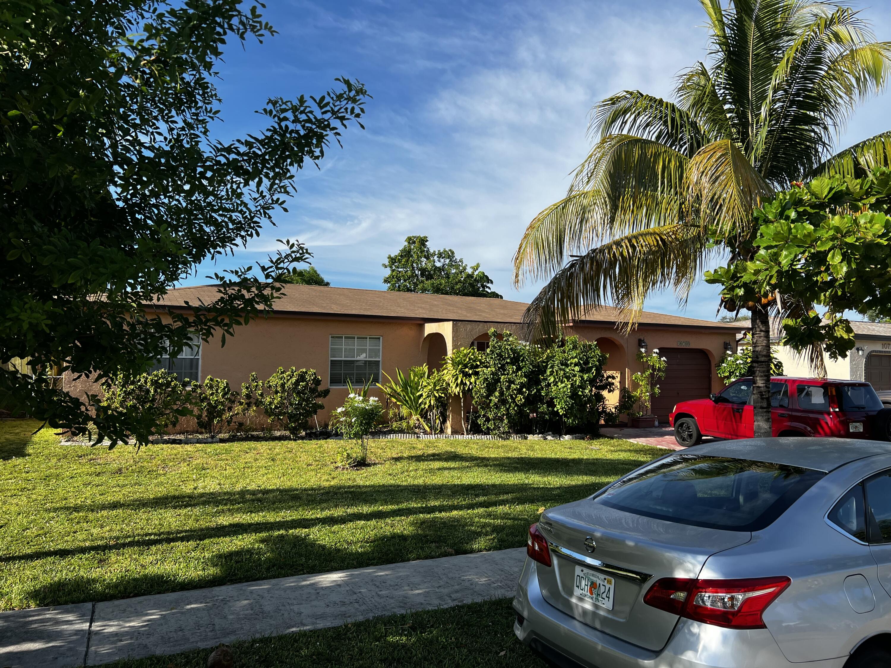 10700 Ember Street Boca Raton, FL 33428 - Photo 2 of 8 foto2
