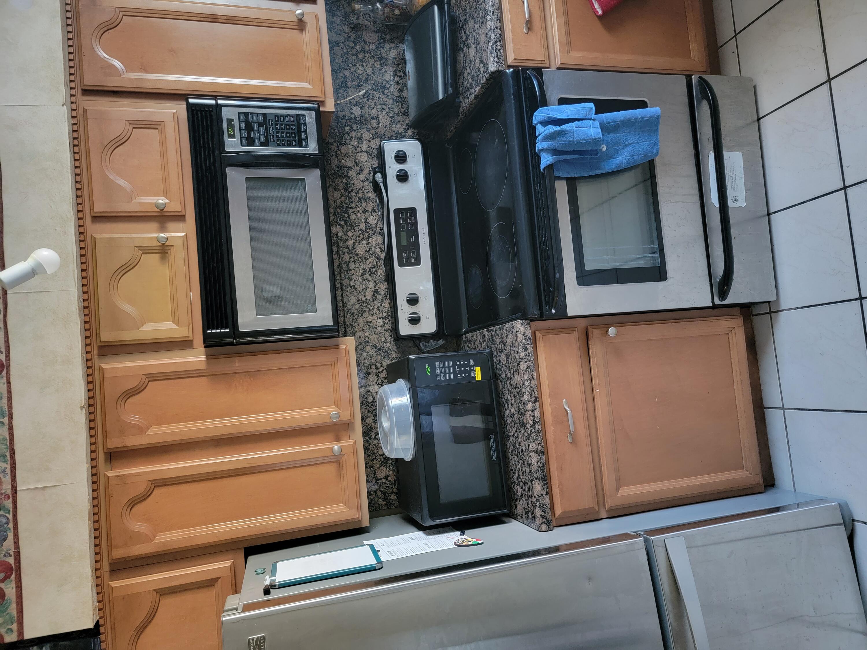 10700 Ember Street Boca Raton, FL 33428 - Photo 3 of 8 KITCHEN
