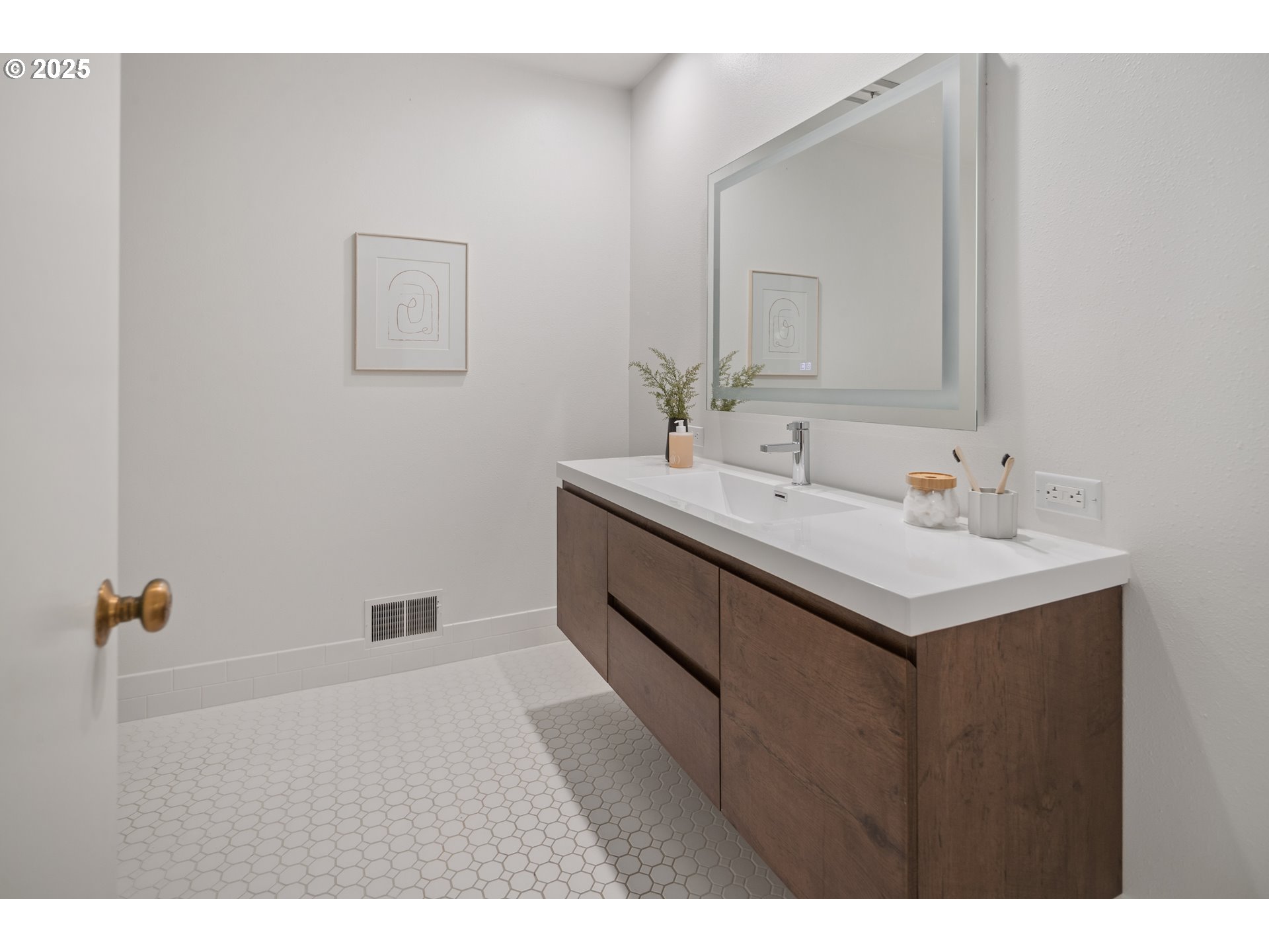 3450 Southwest 44th Avenue Portland, OR 97221 - Photo 28 of 47