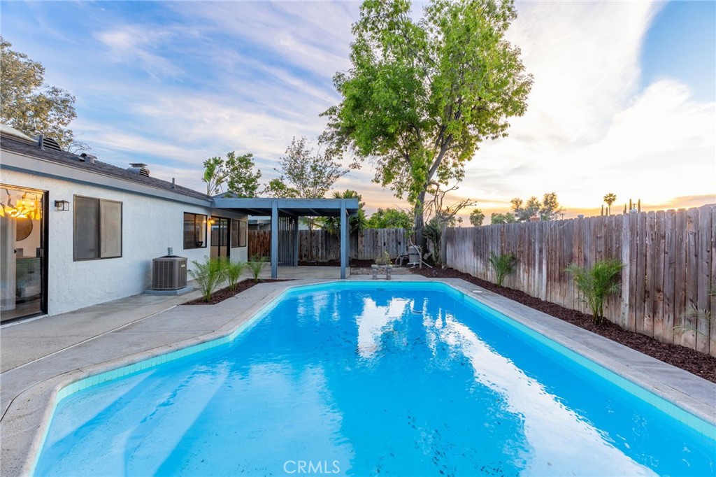 6977 Manhattan Drive Riverside, CA 92506 - Photo 23 of 27