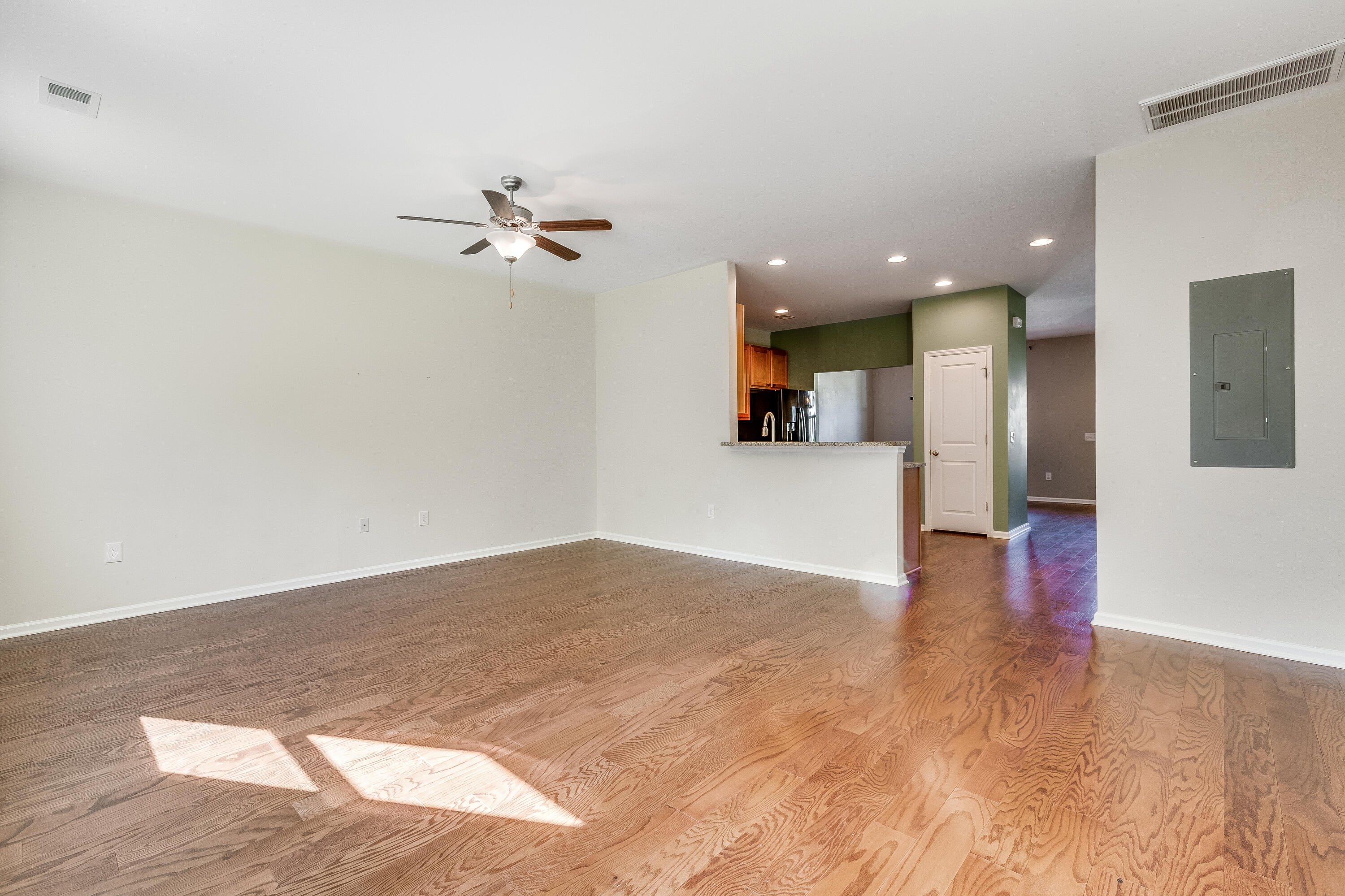 341 Flyway Road Goose Creek, SC 29445 - Photo 7 of 15 9H6B2472