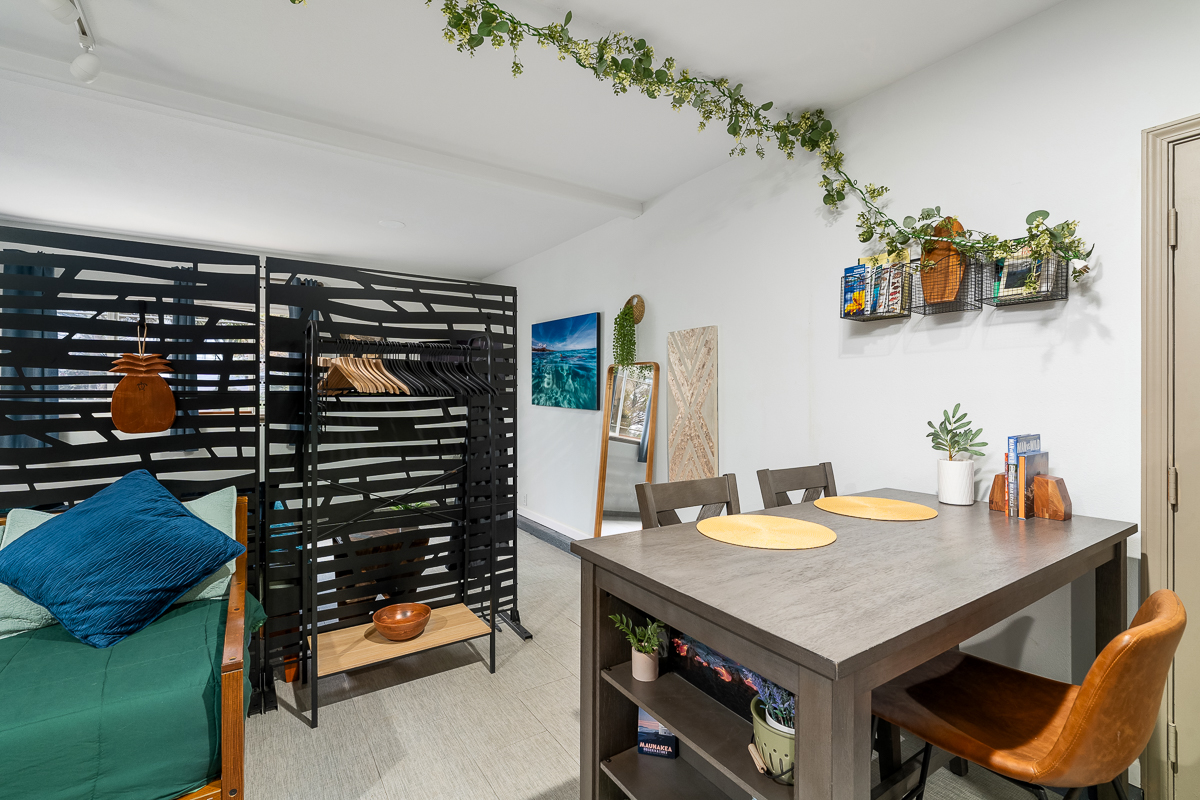 68-1846 Puu Nui Street Waikoloa, HI 96738 - Photo 22 of 29 a view of table and workspace