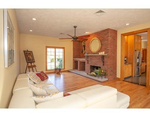 8 Maplewood Road Middleton, MA 01949 - Photo 8 of 25 Gallery Image 8