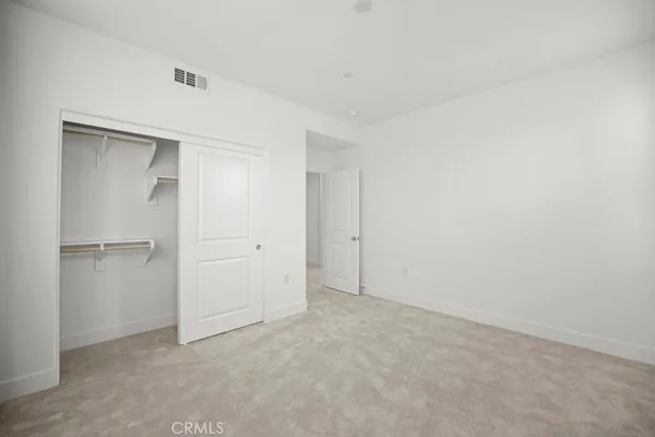 $6,900 | 430 Lobata, Irvine, CA 92618