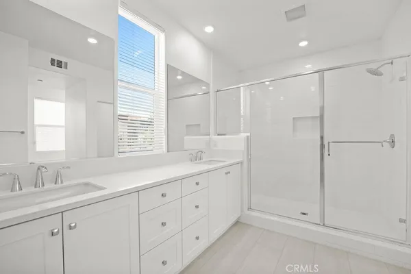 $6,900 | 430 Lobata, Irvine, CA 92618