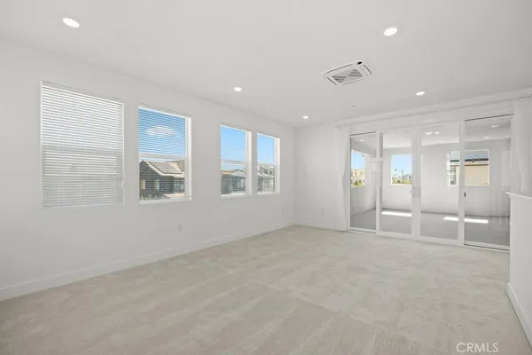 $6,900 | 430 Lobata, Irvine, CA 92618