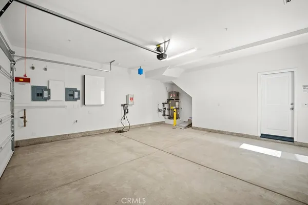 $6,900 | 430 Lobata, Irvine, CA 92618