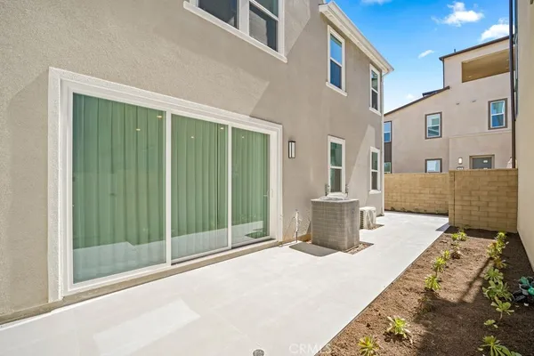 $6,900 | 430 Lobata, Irvine, CA 92618