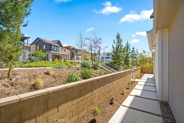 $6,900 | 430 Lobata, Irvine, CA 92618