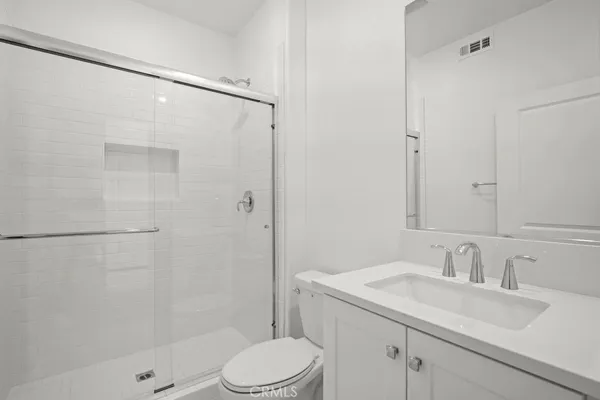 $6,900 | 430 Lobata, Irvine, CA 92618