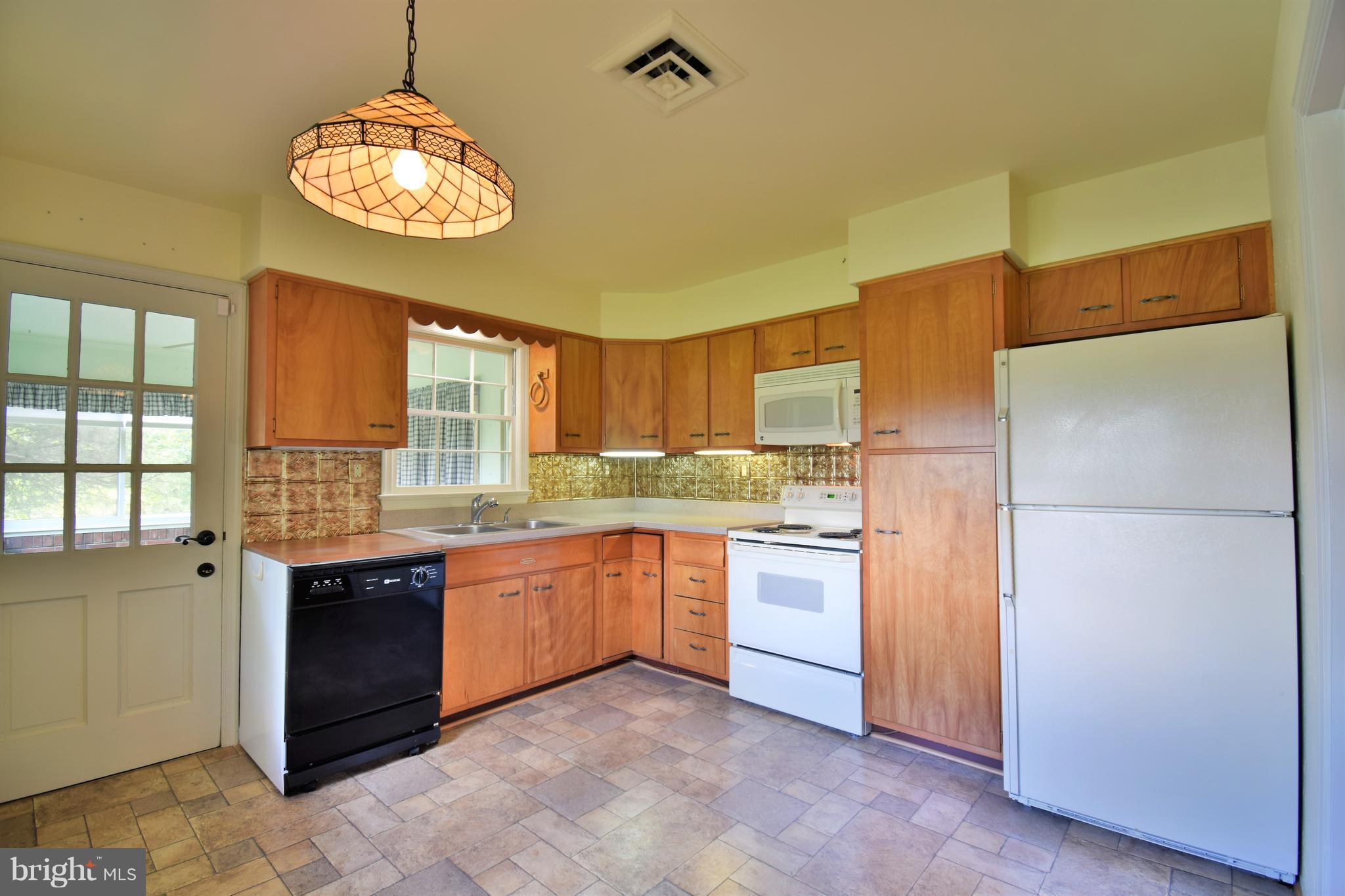 8255 Lees Ridge Road Warrenton, VA 20186 - Photo 29 of 30 Kitchen