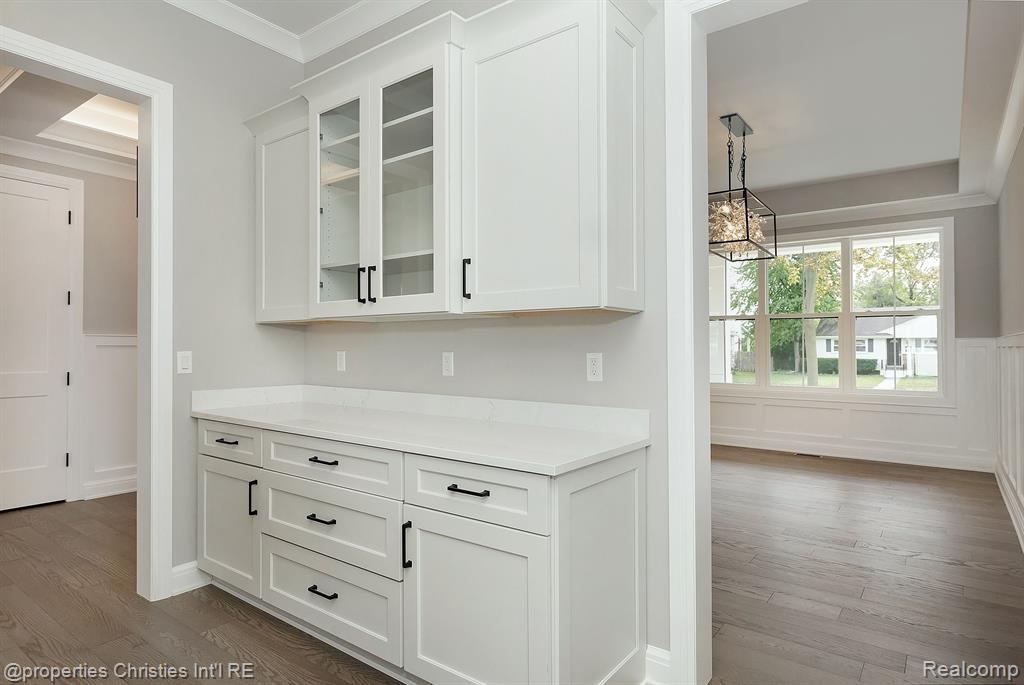 2043 Yorkshire Road Birmingham, MI 48009 - Photo 28 of 65 Gallery Image 28