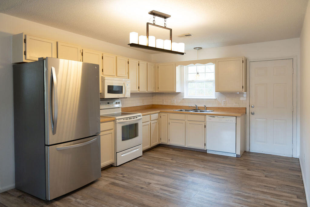 5025 Bess Moore Road, Unit B Apison, TN 37302 - Photo 4 of 31 DSC04922-2