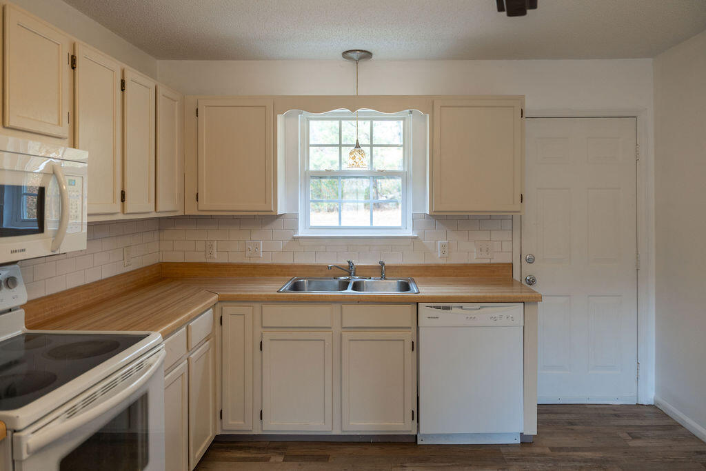 5025 Bess Moore Road, Unit B Apison, TN 37302 - Photo 7 of 31 DSC04924-2