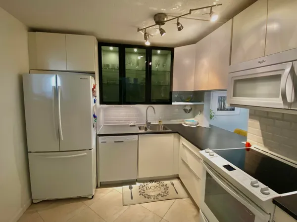 $95,000 | 2616 Garden Drive North, Unit 204, Lake Worth, FL 33461