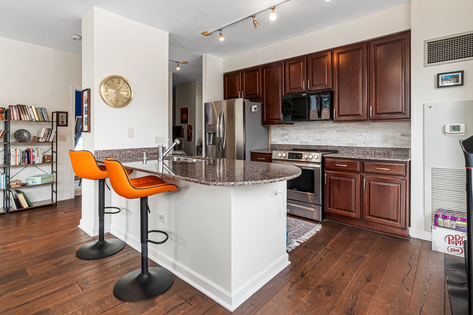 421 West Huron Street, Unit 805 Chicago, IL 60654 - Photo 4 of 23