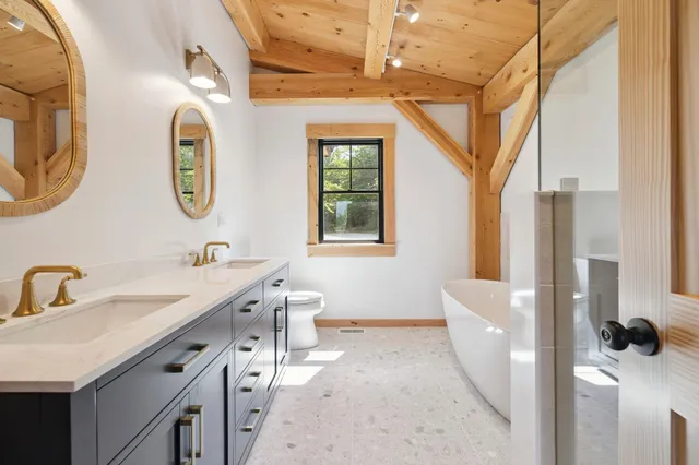 $1,299,000 | 19 Passaconway Road, Ossipee, NH 03814