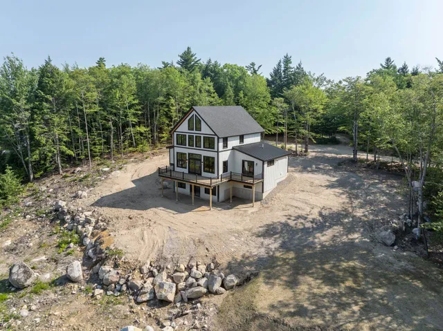 $1,299,000 | 19 Passaconway Road, Ossipee, NH 03814